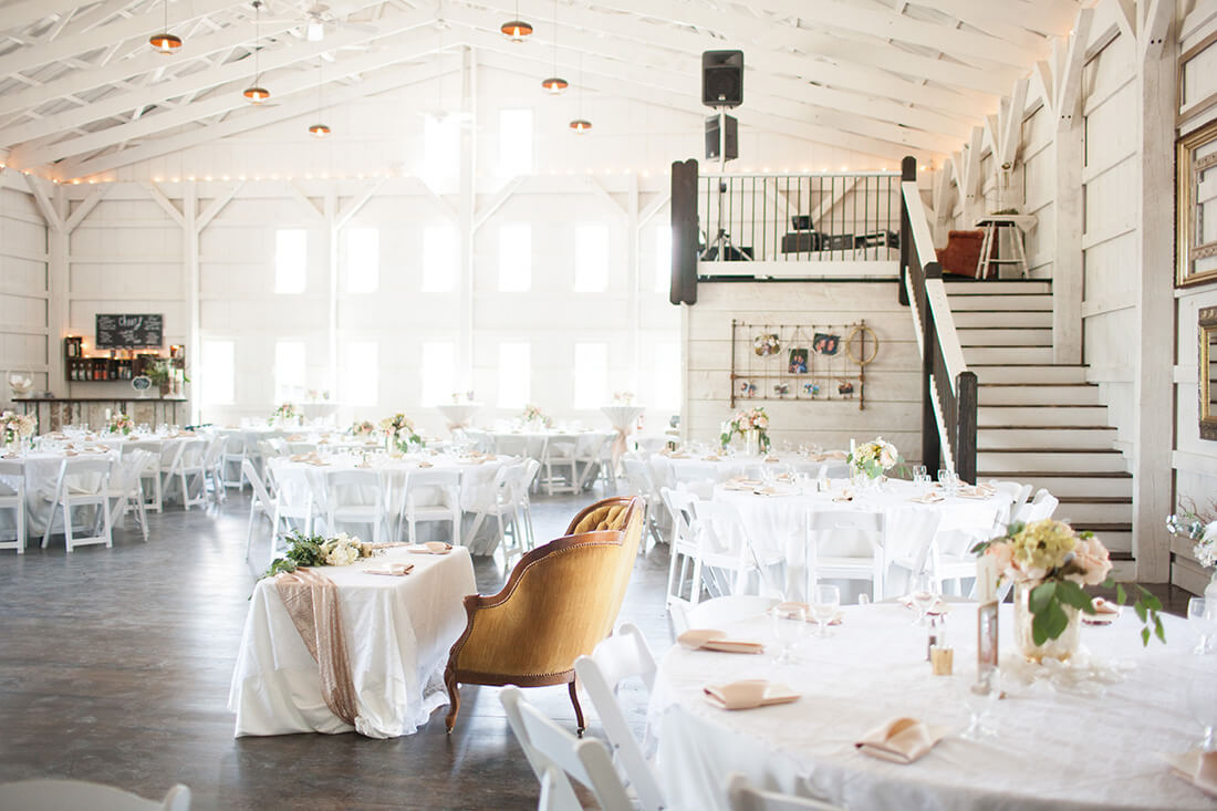 The White Barn At Lucas Farm Wedding Erika Jay Jessica Fike White Barn Wedding Venue The Ceiling